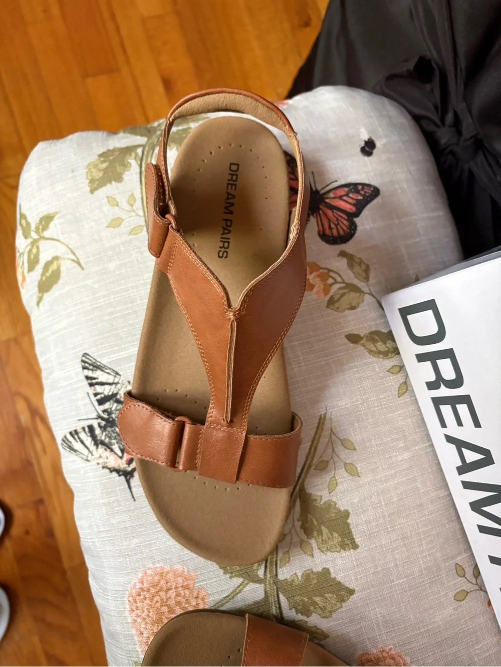 Dream Pairs Women’s Brown T-Strap Casual Sandals